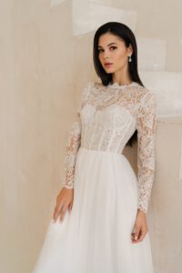 Boho Brautkleid mit Spitze und Knopfleiste am Rücken