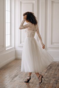 Brautkleid in Midi Länge mit Spitze und Tüllrock